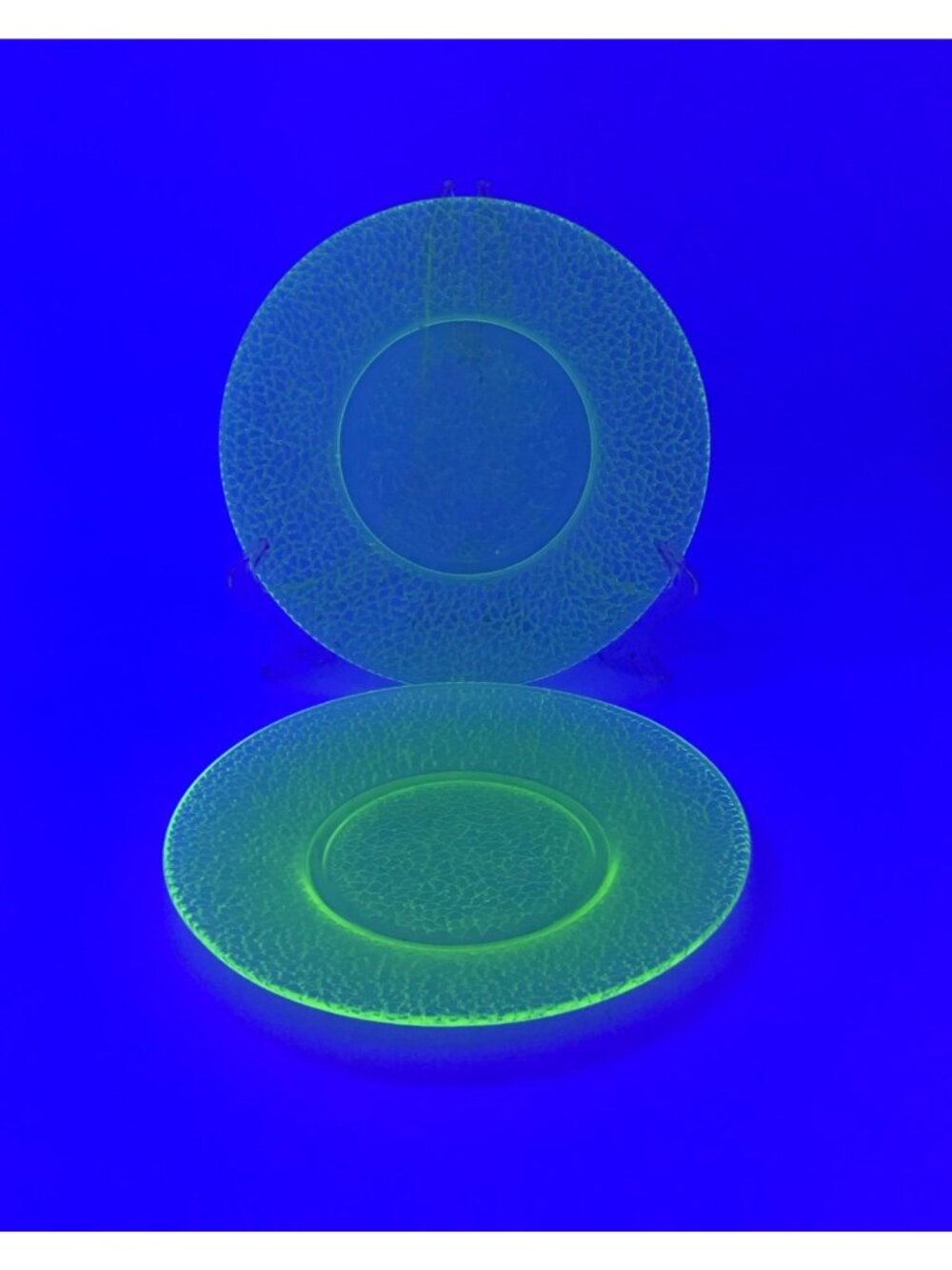 L.E. Smith Canary Yellow Crackle Pattern Uranium Glass Plates 8" Vintage Vaselin